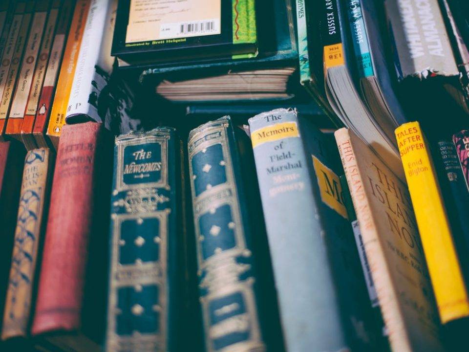 books 960x720 - روش های نوین ترجمه چه مواردی هستند ؟